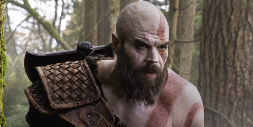 Звезда сериала God of War оставил странное послание после показа кадра с Кратосом и Атреем